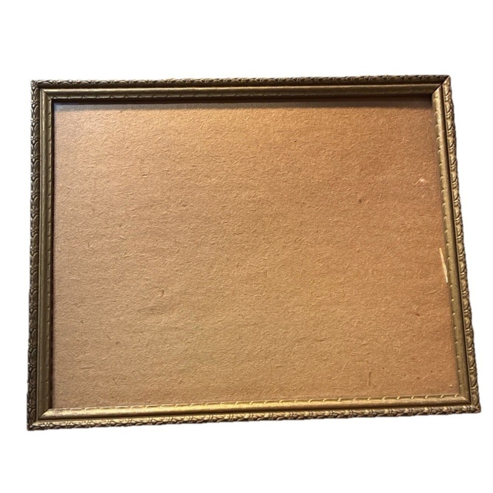 VTG Victorian-Style Ornate Gold Gilt Wood Picture Frame 11"x9" for pic 8"x10"